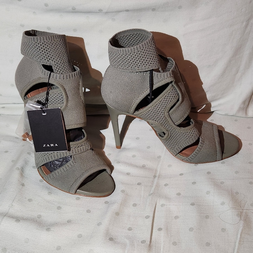 NEW ZARA Grass Green/Grayish High Heel Sandals US 6 / Euro 36